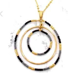 🌻BOGO NEW Goldtone & Black Seed Bead Circle Necklace